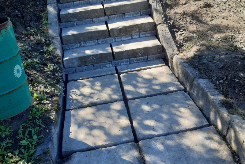 Projekty / Revitalizácia priestranstva v okolí studničky - foto Projekty / Revitalizácia priestranstva v okolí studničky - foto