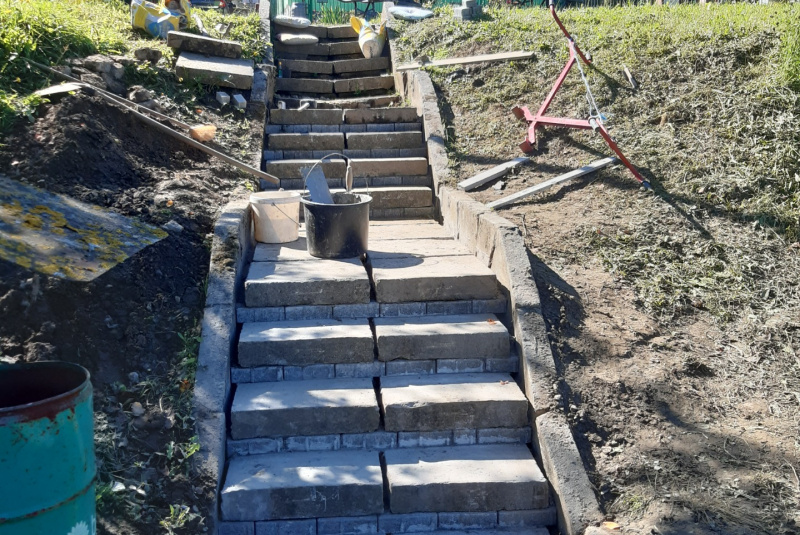 Projekty / Revitalizácia priestranstva v okolí studničky - foto Projekty / Revitalizácia priestranstva v okolí studničky - foto